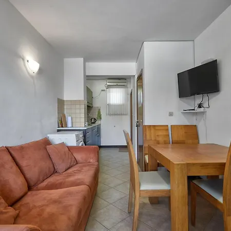 Nyaraló Charming 2bd In Sozopol *